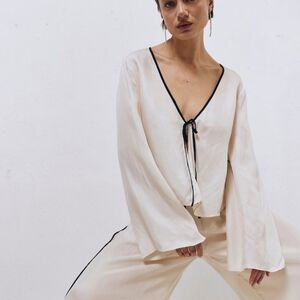 VRG Girl Moonscapes Tie Front Top Long Sleeve Cream Size 8